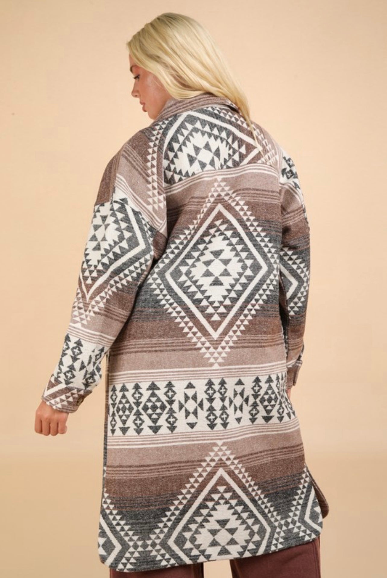 Curvy Aztec Plaid Shackett/coat