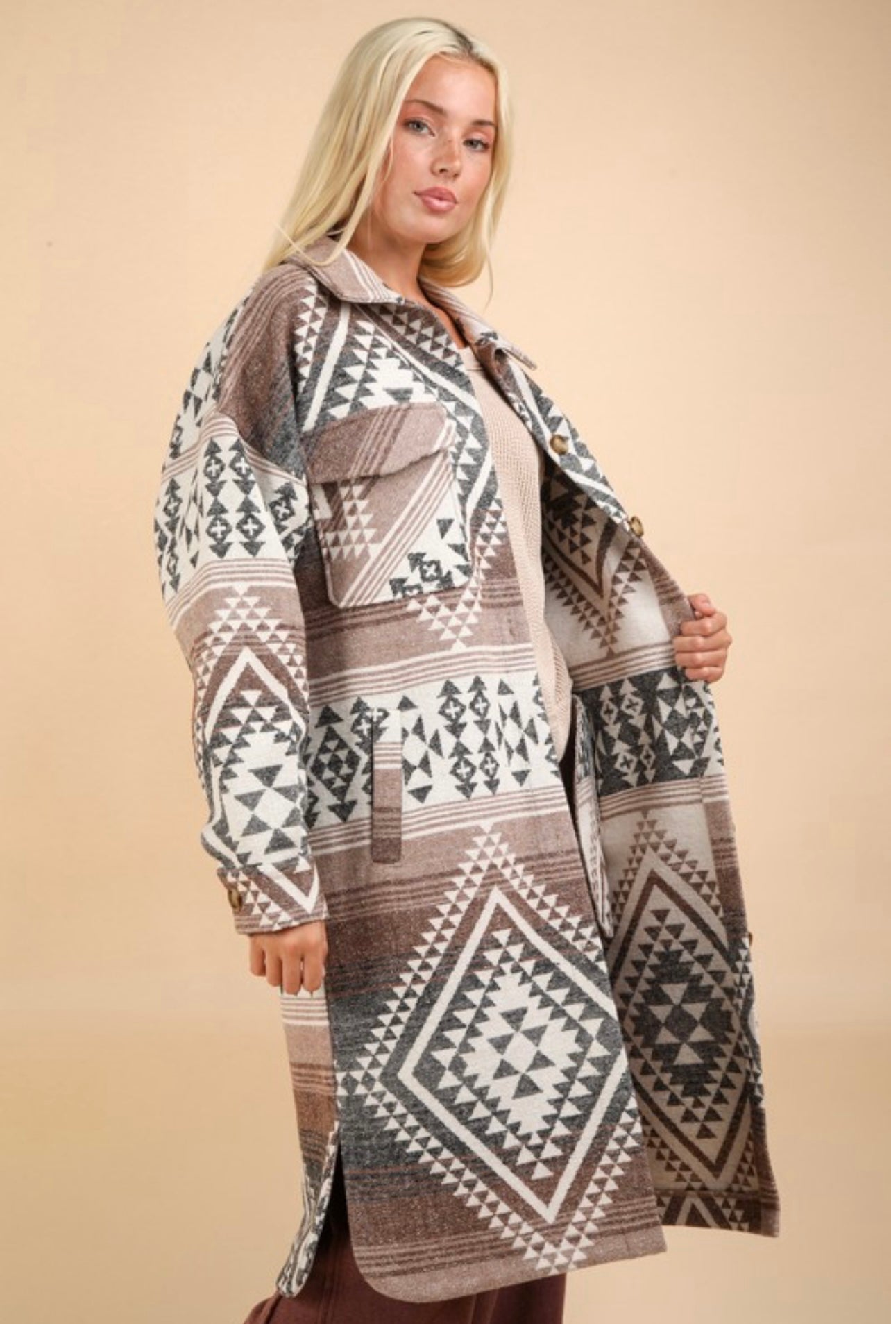 Curvy Aztec Plaid Shackett/coat