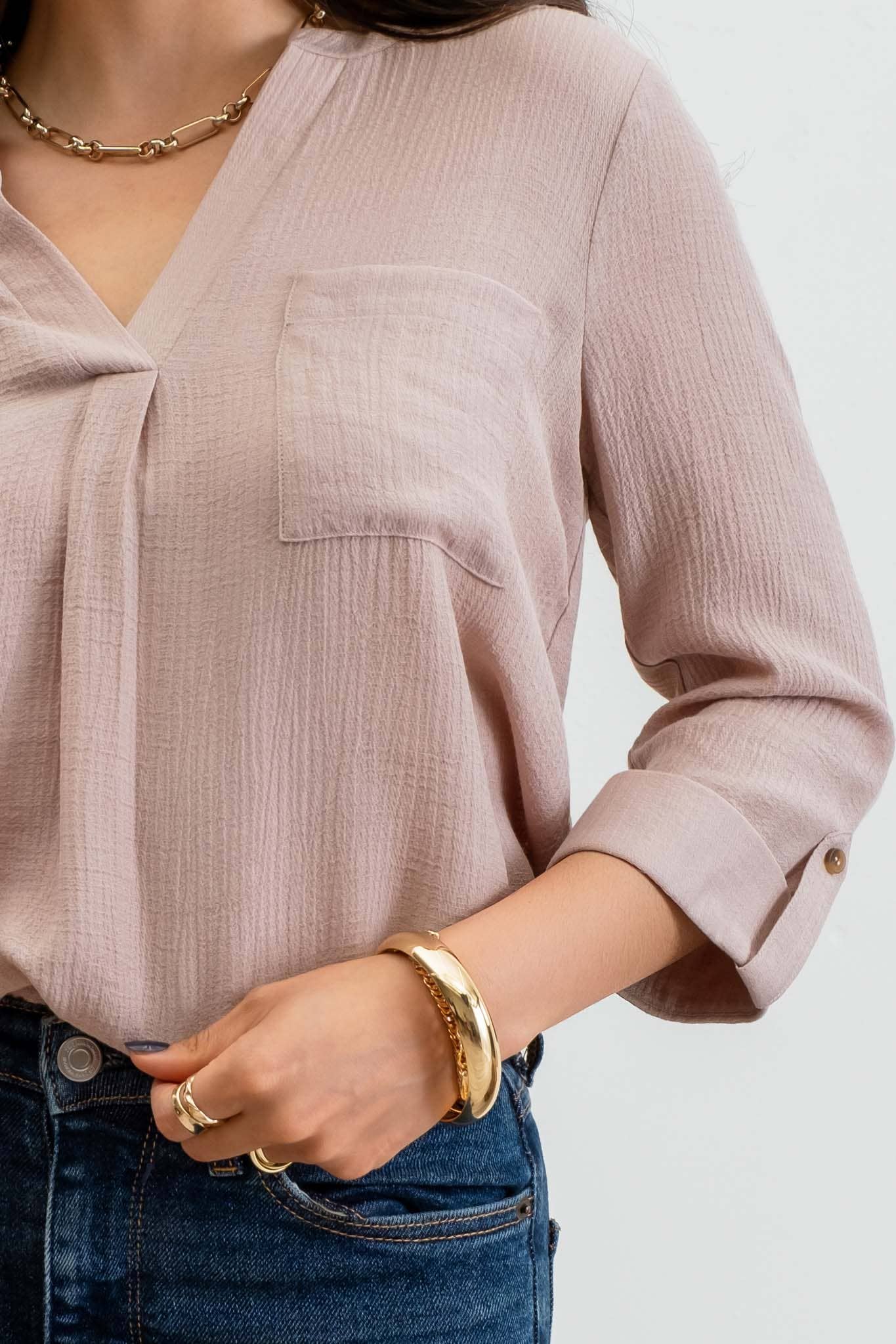 SPLIT NECK BACK BUTTON 3/4 TAB SLEEVE TOP: BLUSH