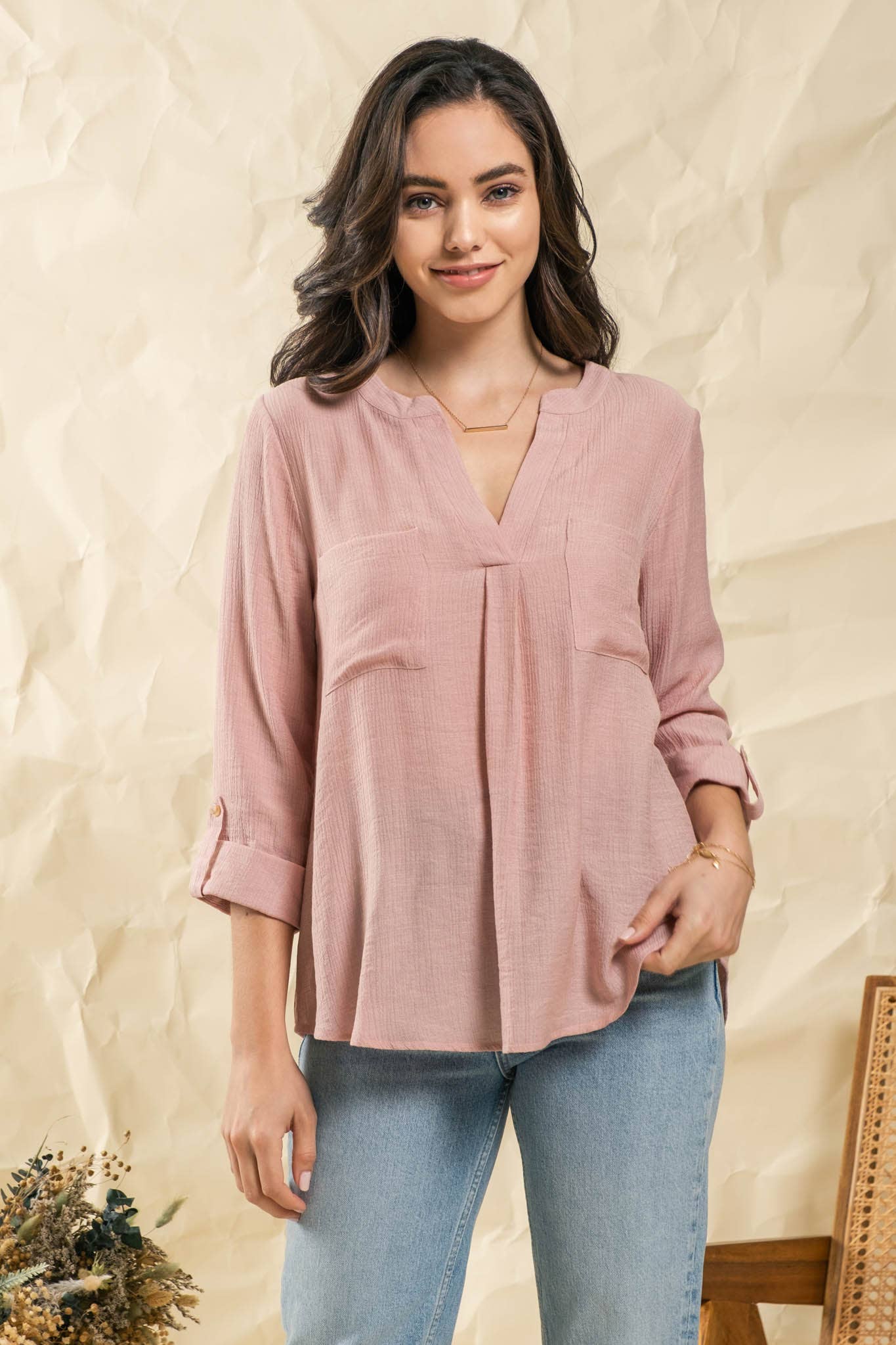 SPLIT NECK BACK BUTTON 3/4 TAB SLEEVE TOP: BLUSH